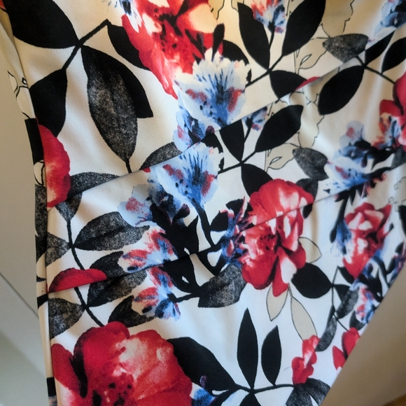 White House Black Market Blouse - Size L - Picture 4 of 4